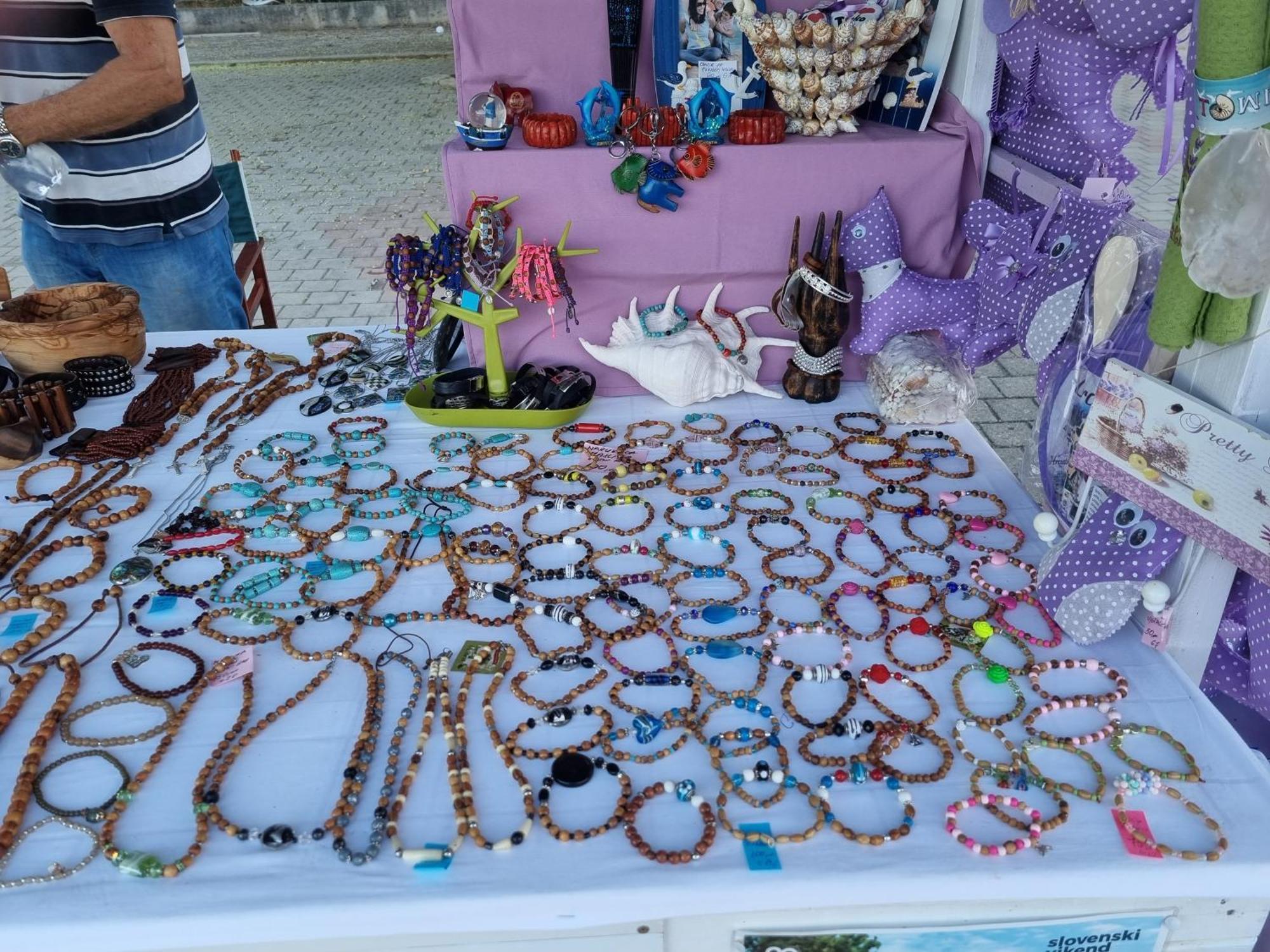Senkini Dvori Apartment Sutomiscica Bagian luar foto
