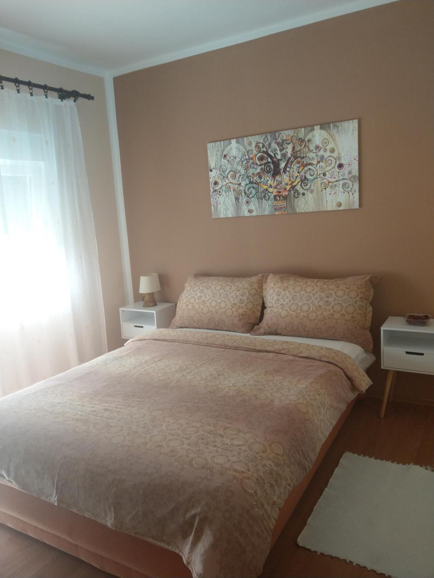 Senkini Dvori Apartment Sutomiscica Bagian luar foto